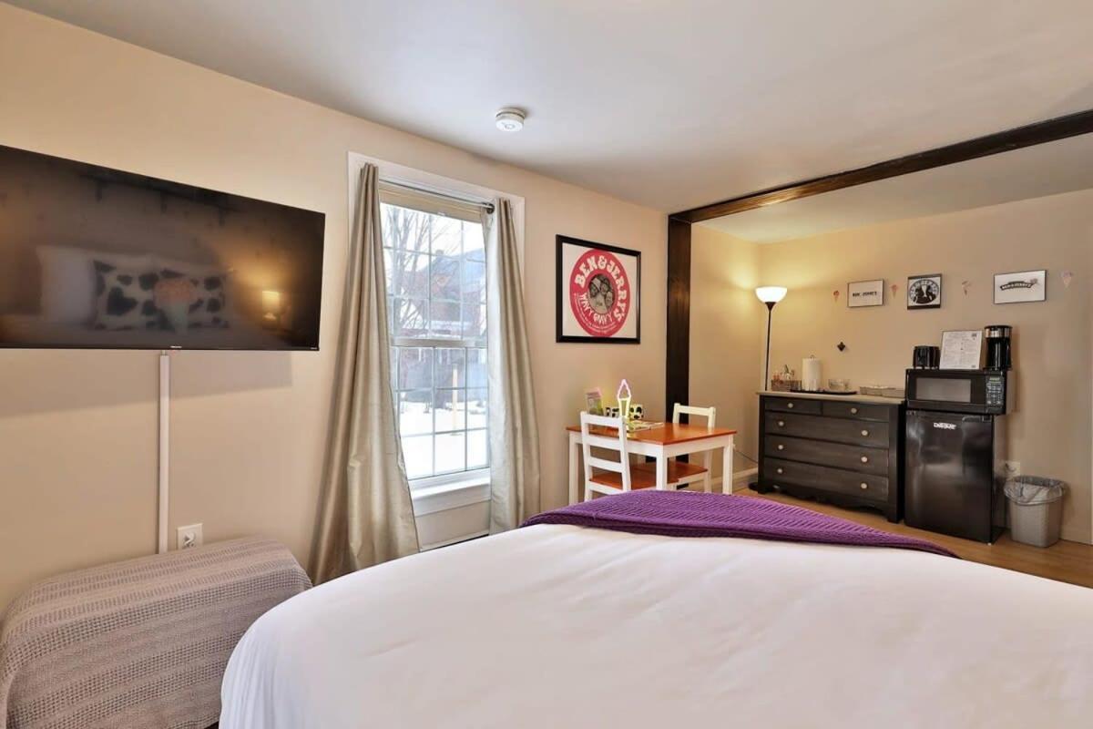 Ben & Jerry'S Suite At The Bridgewater Inn Exterior photo